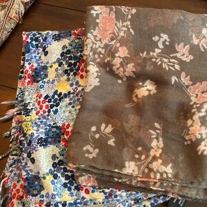 GUC 2 light weight scarfs